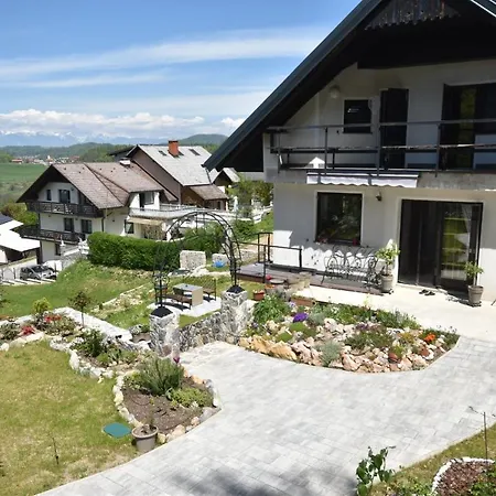 Apartmaji Lejardin Skofljica Exterior photo