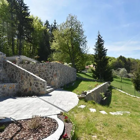 Apartmaji Lejardin Skofljica Exterior photo